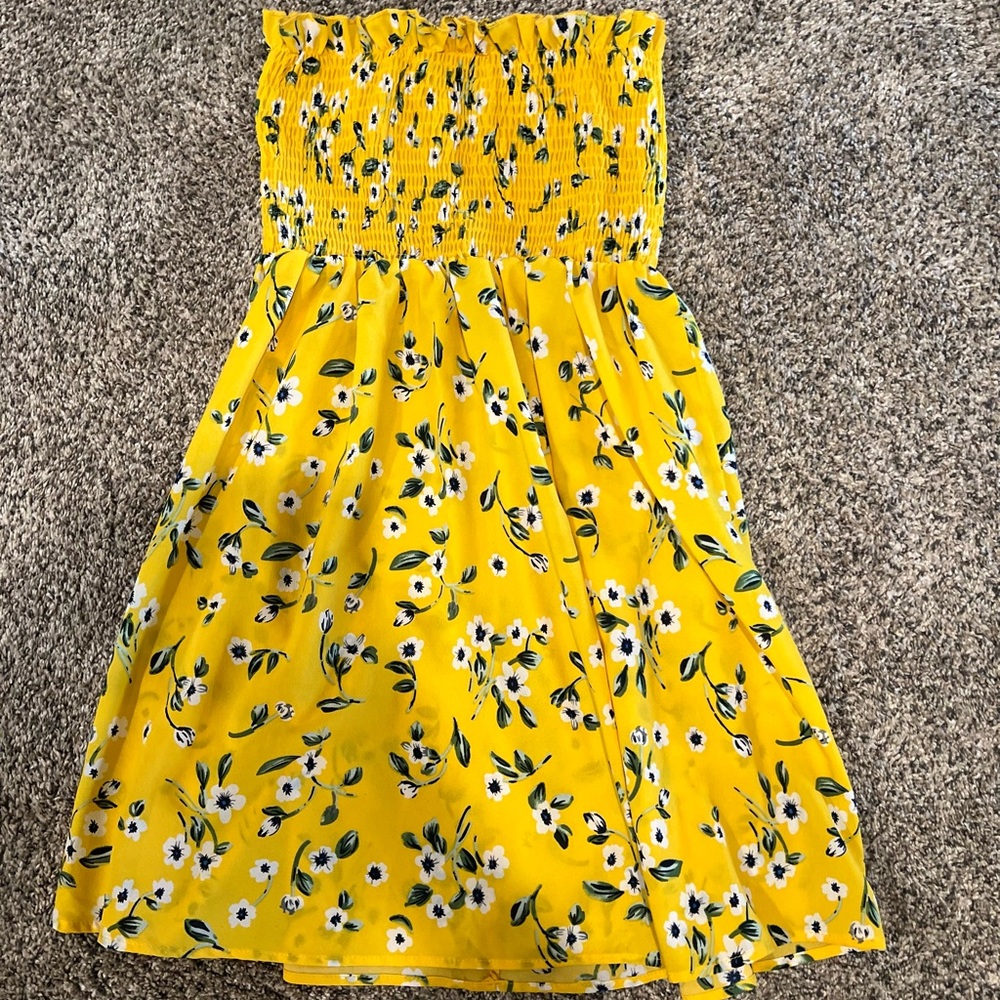SHEIN Yellow Smocked Strapless Sundress